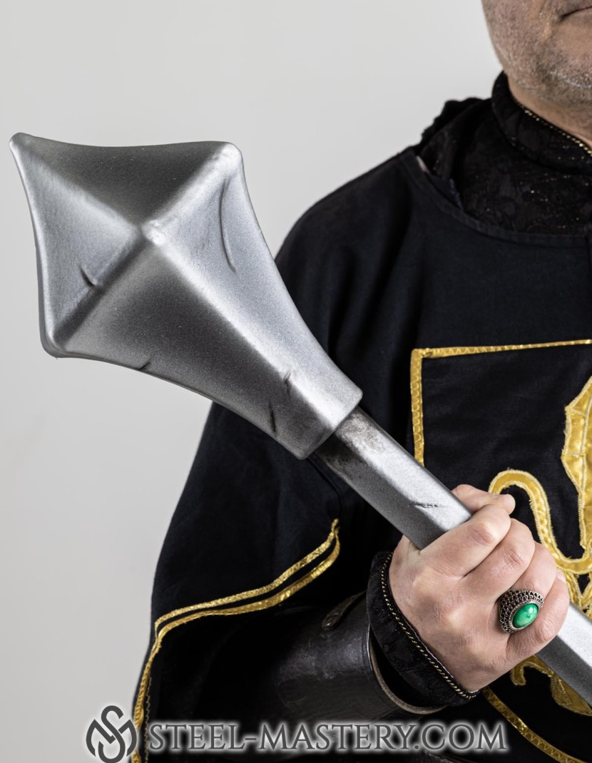 Hexagonal mace photo made by Steel-mastery.com