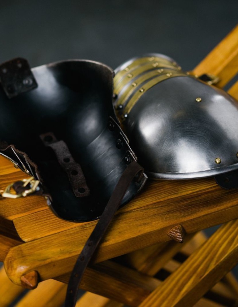 Knights plate shoulders mid-14th century photo made by Steel-mastery.com