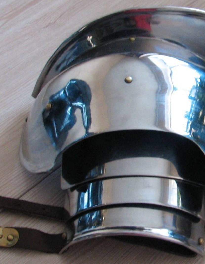 Plate shoulders bump stops in the Milan style photo made by Steel-mastery.com