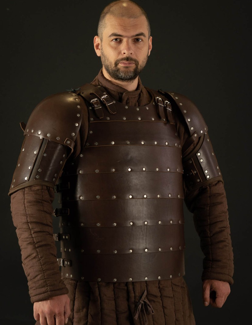 Whole hammered spaulders covered with leather photo made by Steel-mastery.com