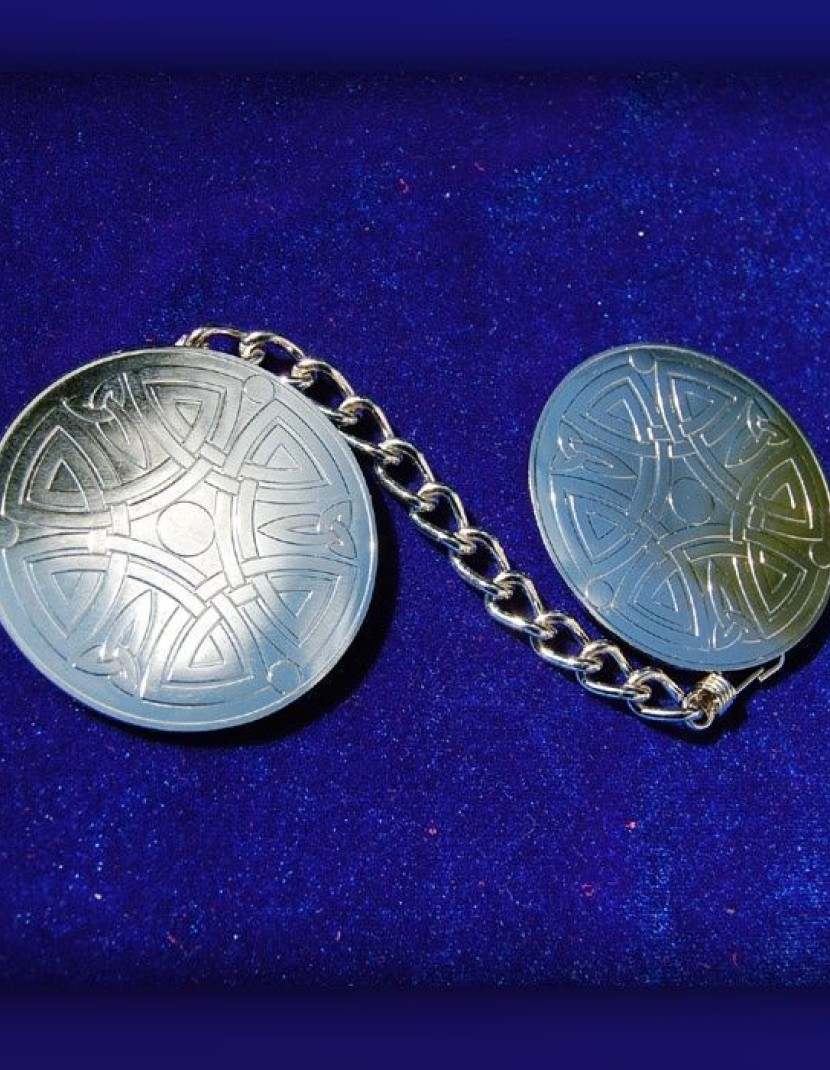 Brass fibula with etching photo made by Steel-mastery.com