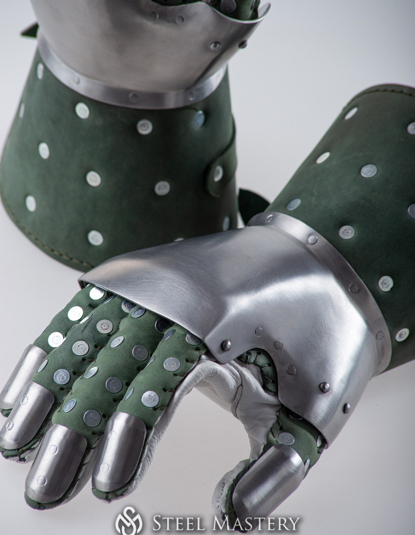 Brigandine gauntlets - mid 14th century photo made by Steel-mastery.com