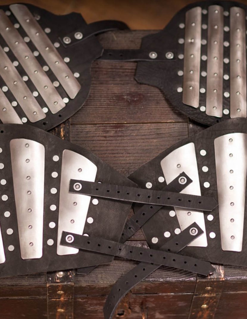 Splinted bracers photo made by Steel-mastery.com