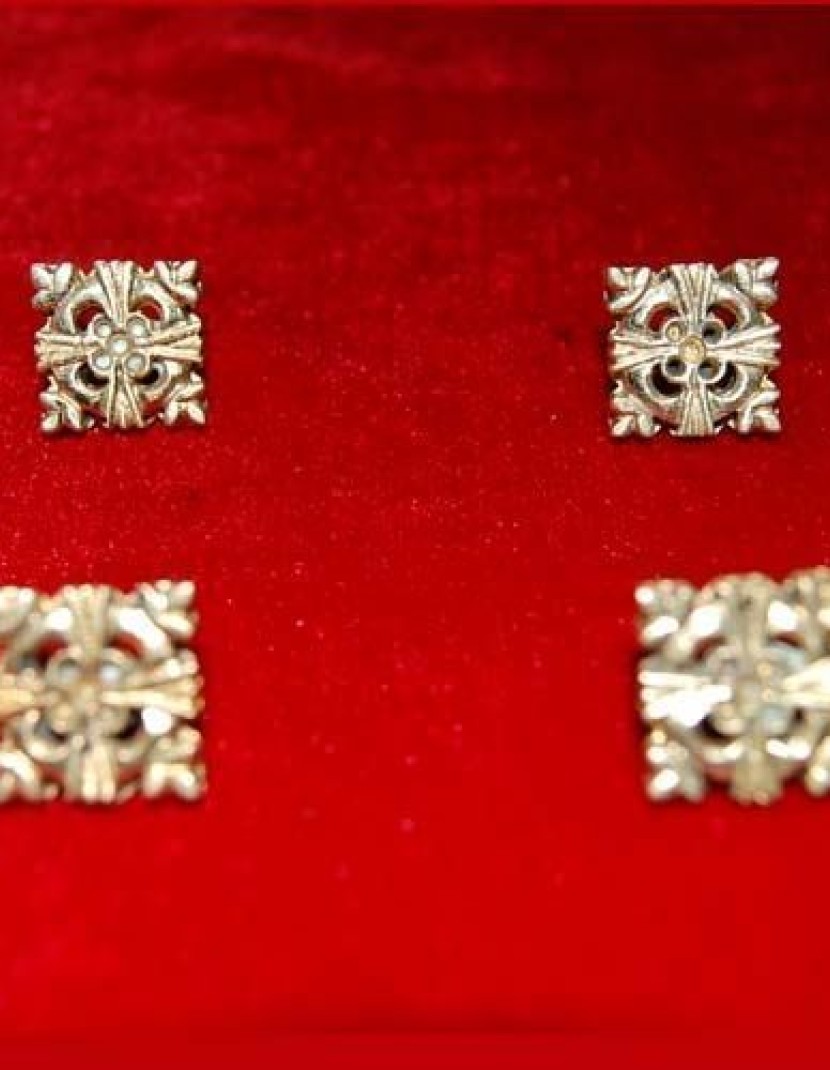 Cast bronze rivet-belt mount "Square" photo made by Steel-mastery.com