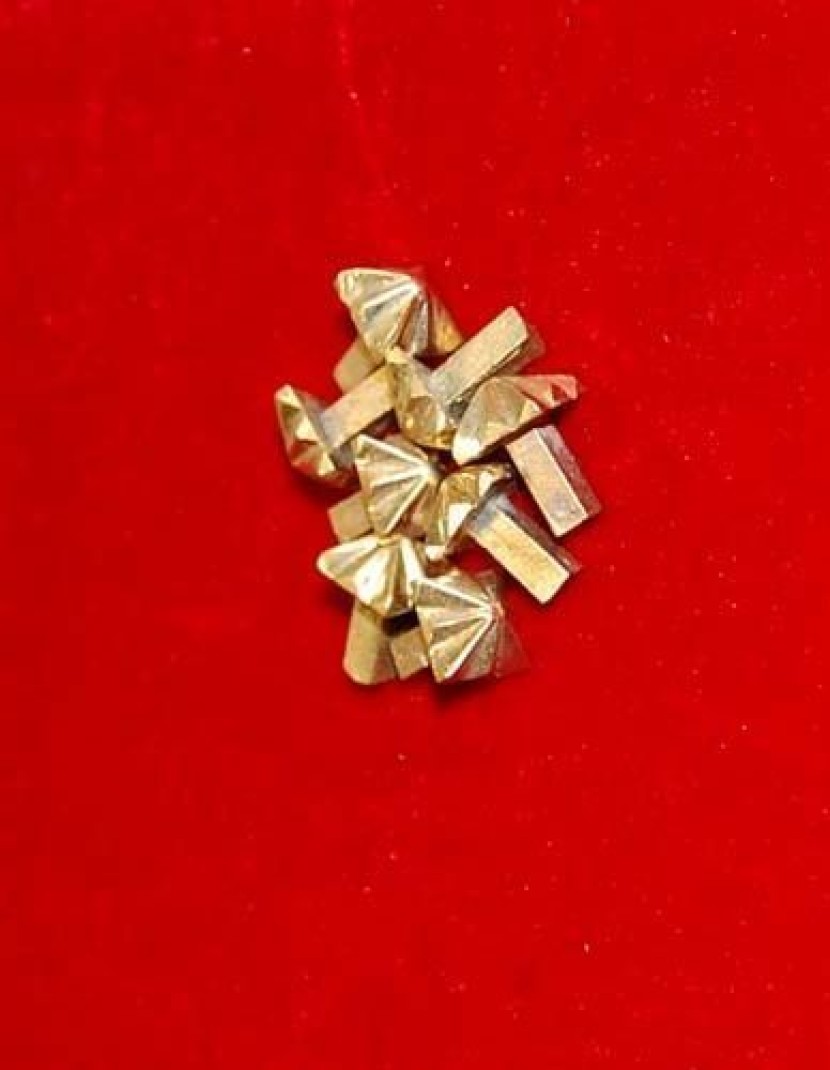 Cast bronze rivet-belt mount "Pyramid" photo made by Steel-mastery.com