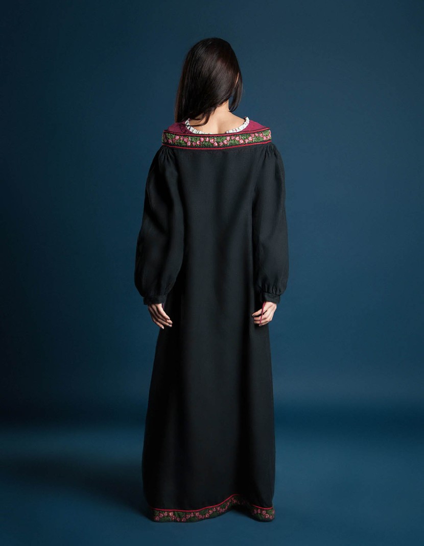 Coat with open shoulders photo made by Steel-mastery.com