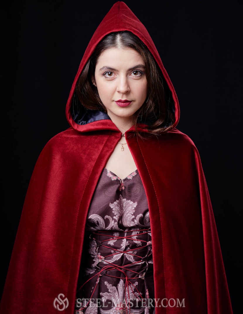 Medieval cape with hood  photo made by Steel-mastery.com