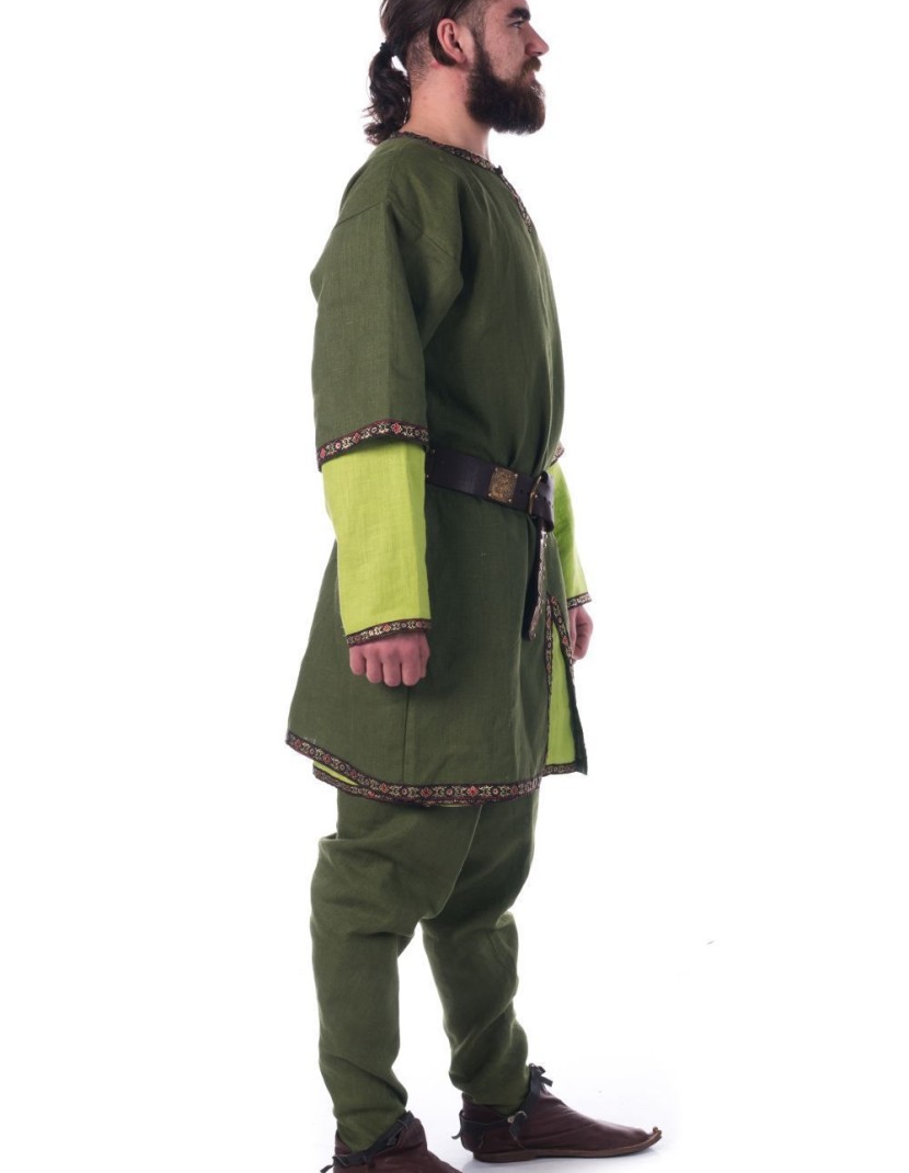 Early Medieval men s costume photo made by Steel-mastery.com