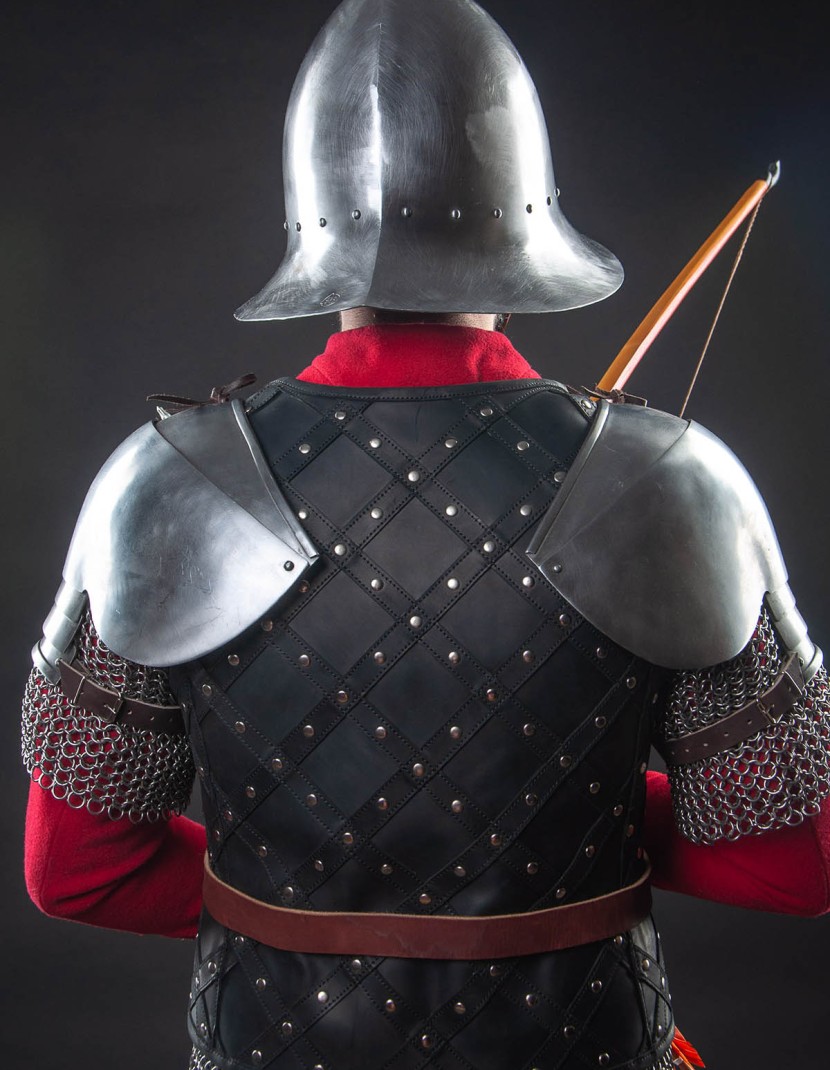 Leather vest and bracers with diamond pattern photo made by Steel-mastery.com