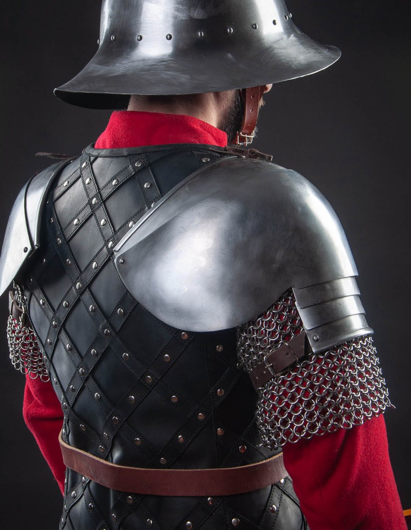 Leather vest and bracers with diamond pattern photo made by Steel-mastery.com