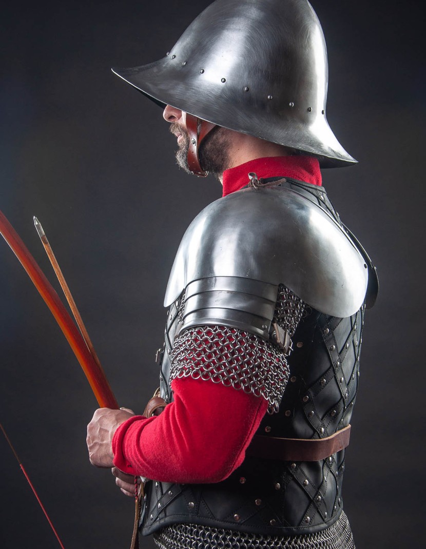 Leather vest and bracers with diamond pattern photo made by Steel-mastery.com