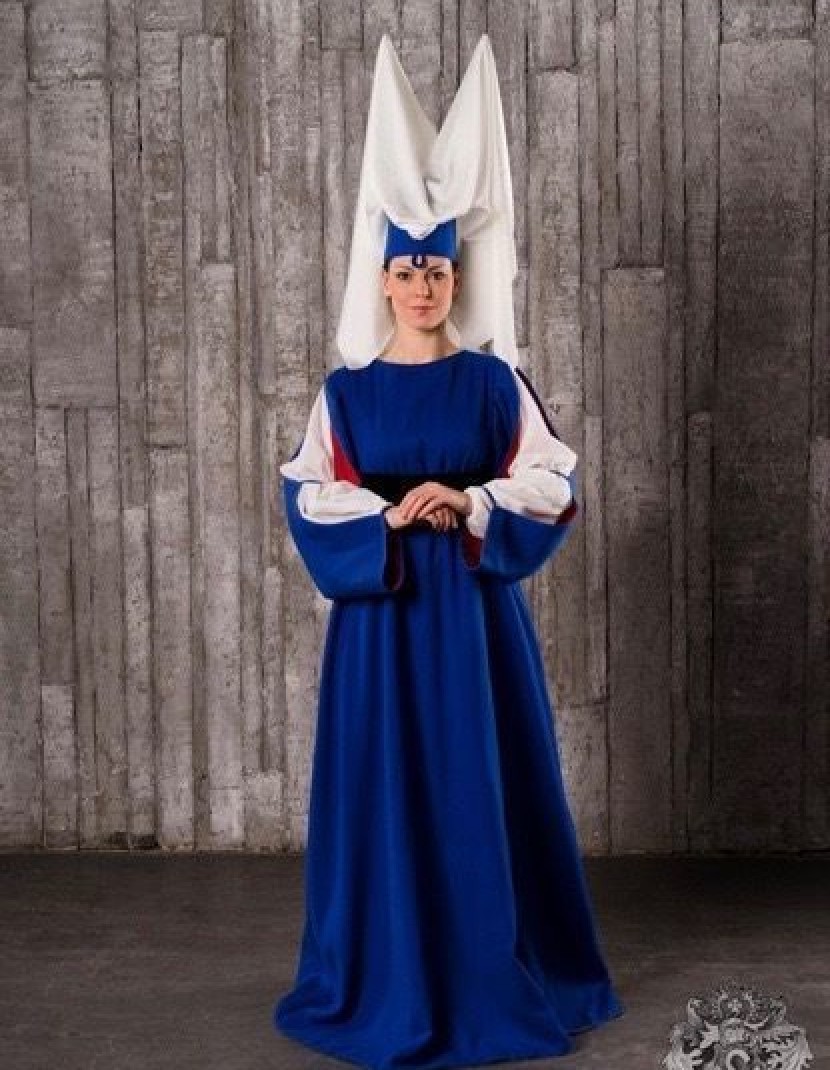 Medieval Burgundian dress, 14th-15th century photo made by Steel-mastery.com