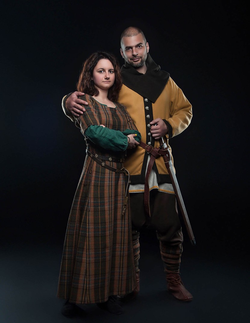 Middle ages women's clothing photo made by Steel-mastery.com