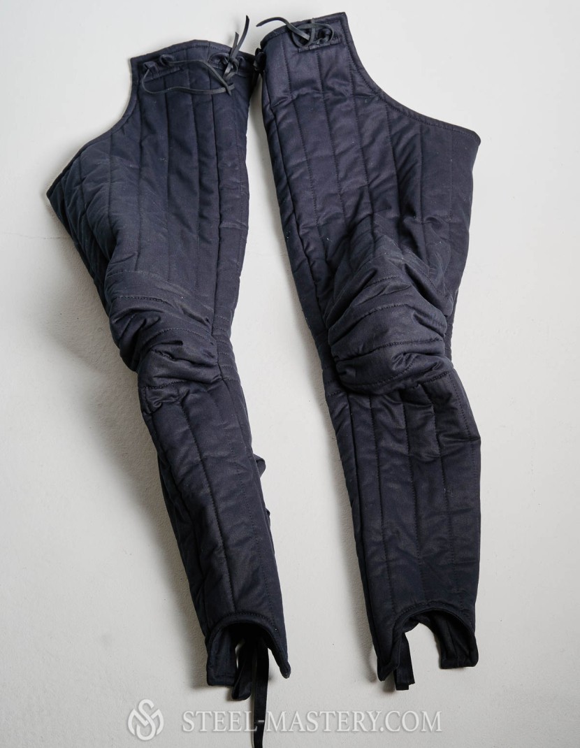 Padded chausses with a kneecap photo made by Steel-mastery.com