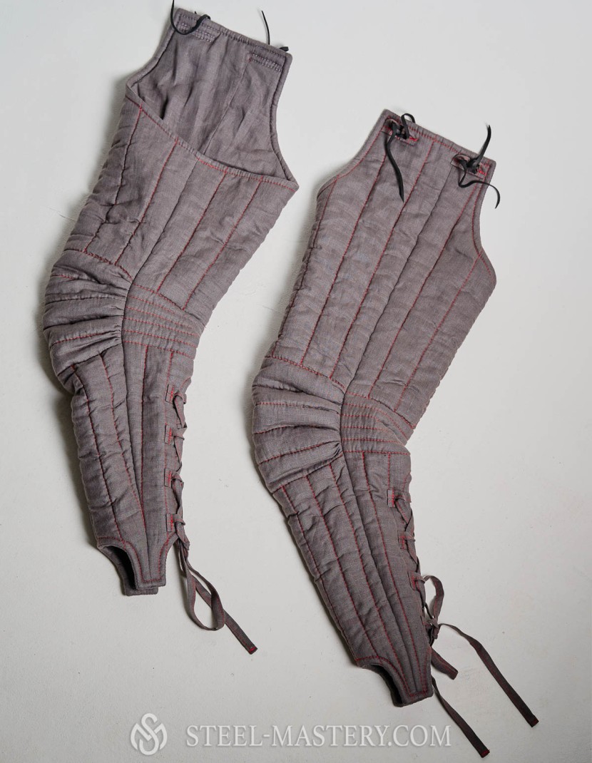 Padded chausses with a kneecap photo made by Steel-mastery.com