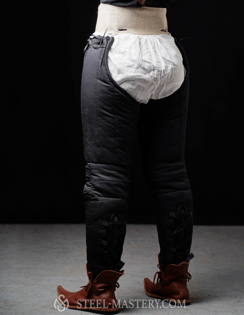 Padded chausses with a kneecap photo made by Steel-mastery.com