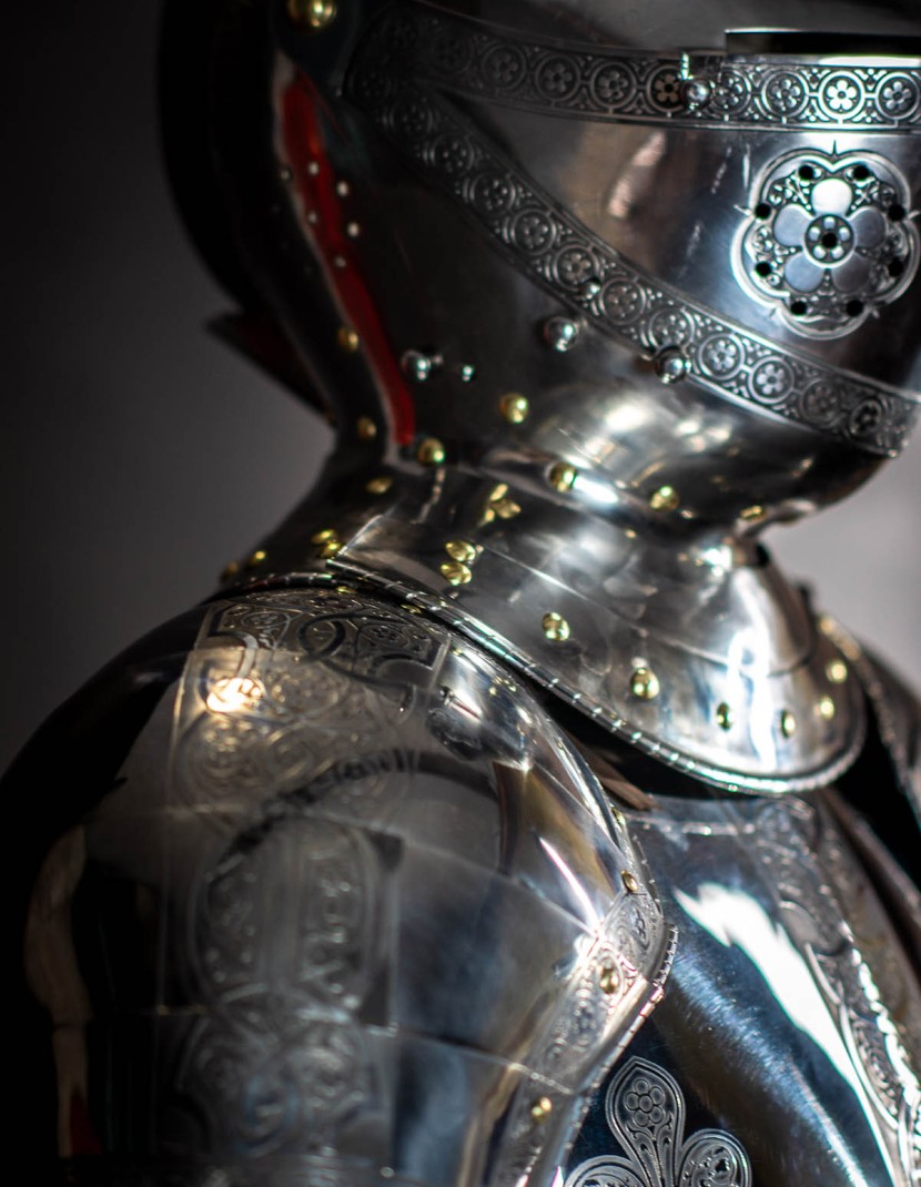 Full Plate Armor (Garniture) of George Clifford, Third Earl of Cumberland, end of XVI century (1590-1592)  photo made by Steel-mastery.com
