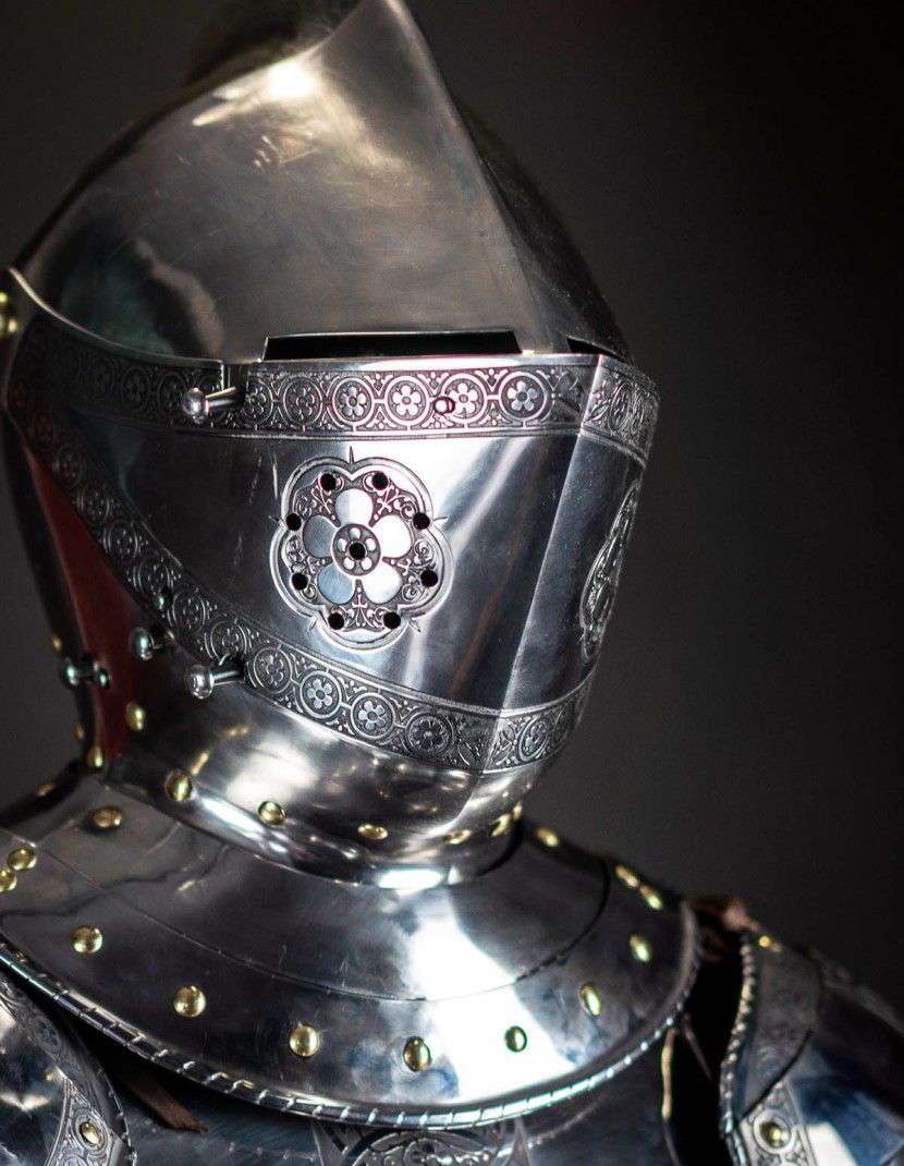 Full Plate Armor (Garniture) of George Clifford, Third Earl of Cumberland, end of XVI century (1590-1592)  photo made by Steel-mastery.com