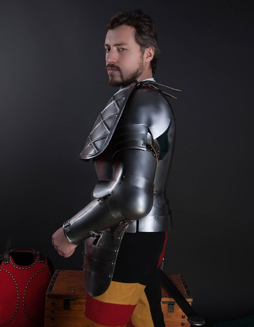 Jousting knight armor, 16th century photo made by Steel-mastery.com