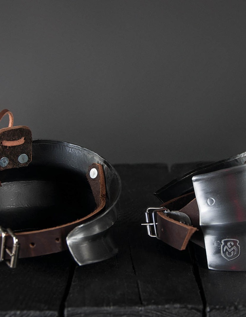 Elbow caps from the game "The Witcher"  photo made by Steel-mastery.com