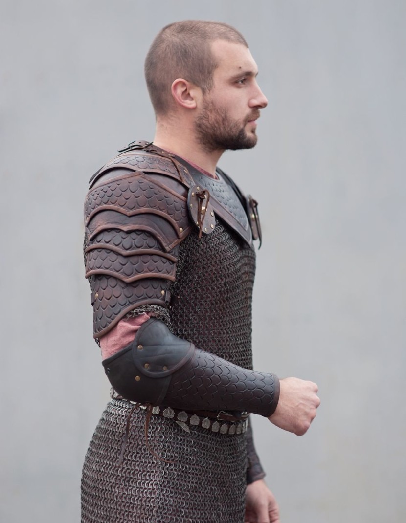 Full arm protection in fantasy style photo made by Steel-mastery.com