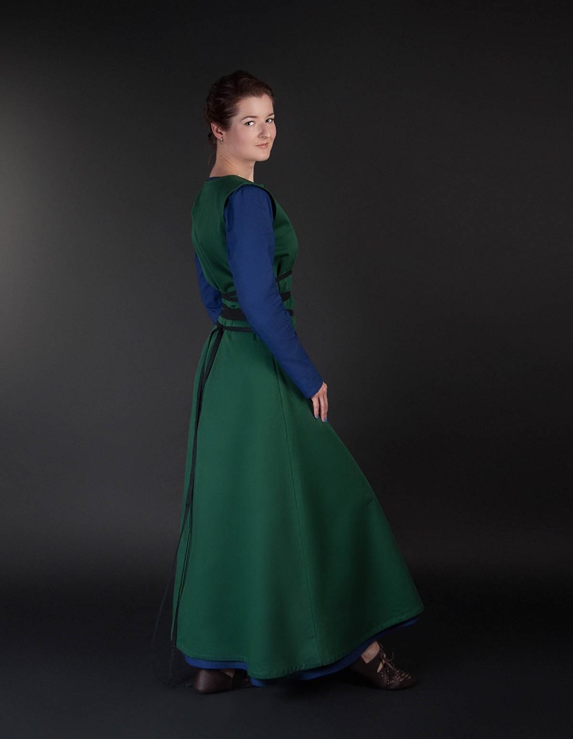 Medieval style dresse "Retenue" photo made by Steel-mastery.com