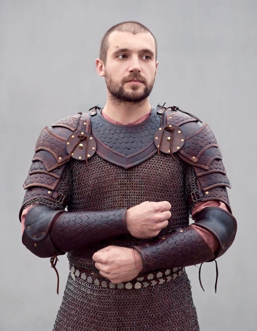 Leather gorget in fantasy style photo made by Steel-mastery.com