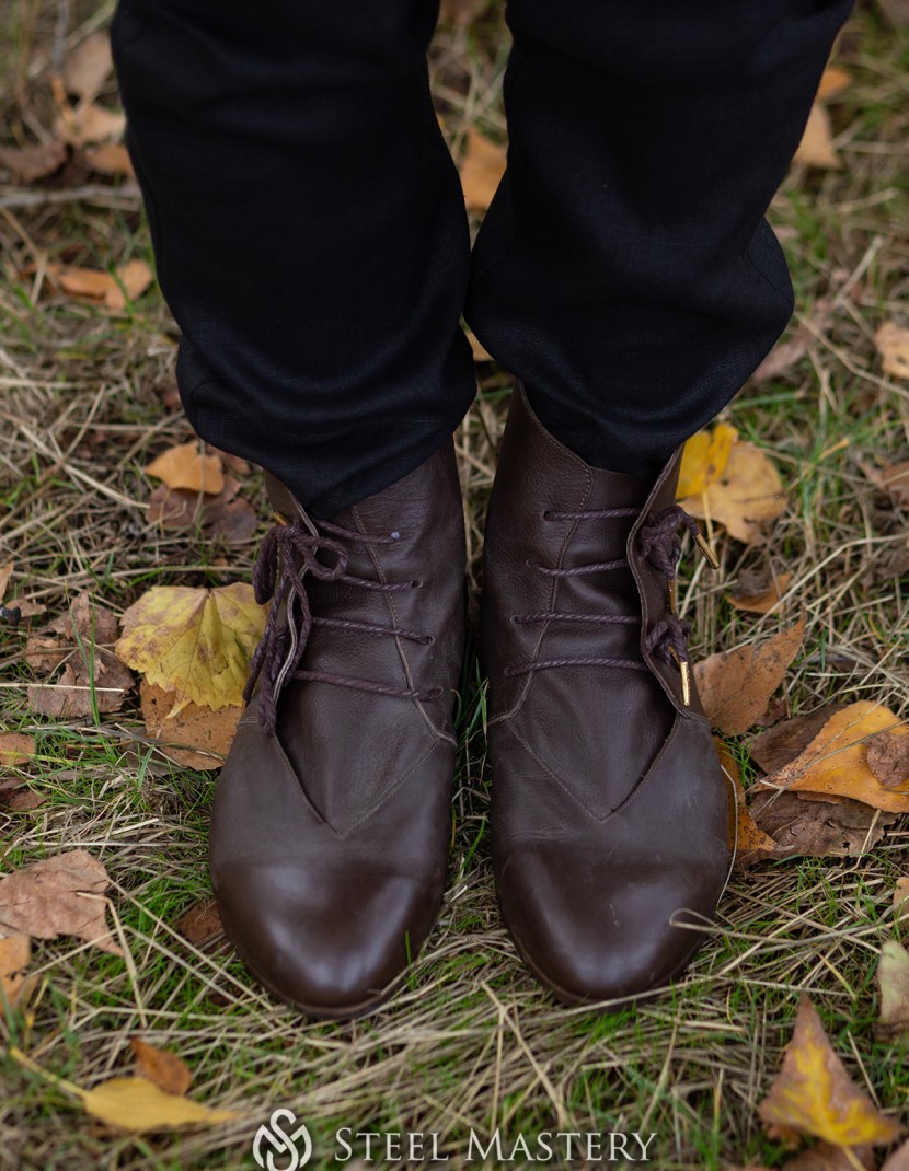 Sherwood Archer shoes -Stealth and Silence in the Forest photo made by Steel-mastery.com