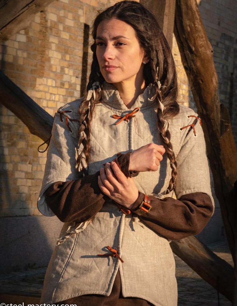 FEMALE SLEEVELESS GAMBESON photo made by Steel-mastery.com