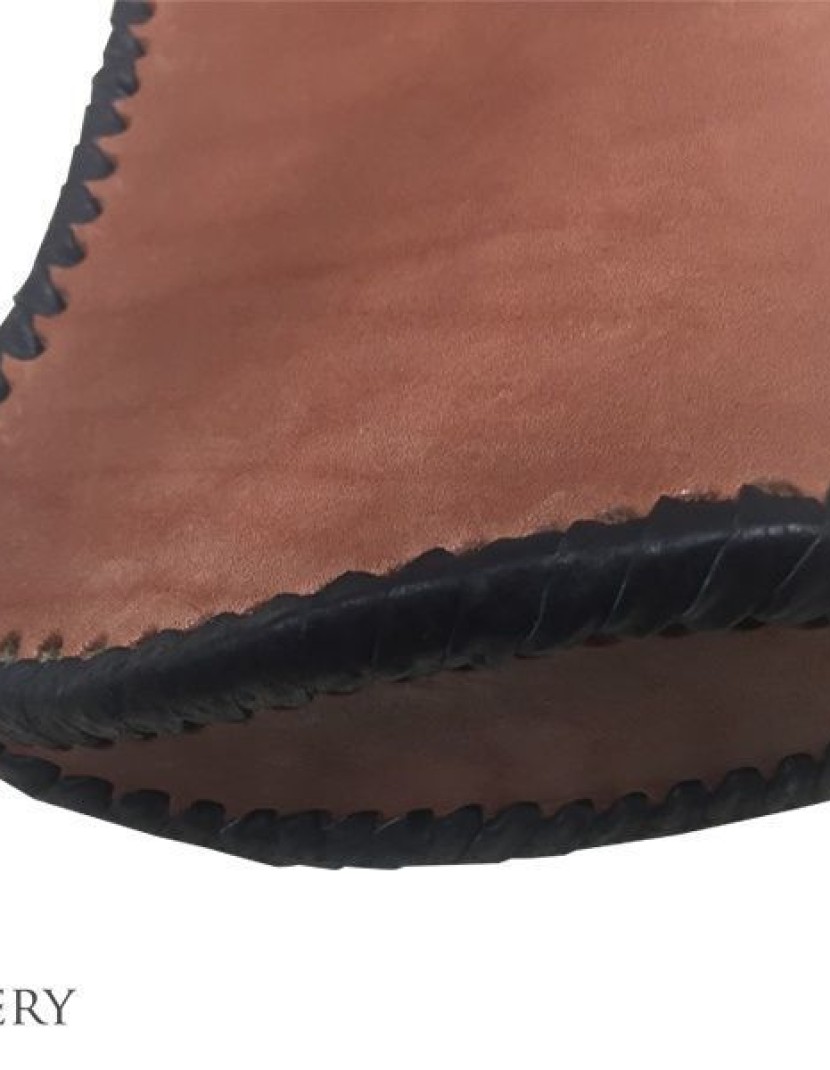 Traditional longbow quiver  photo made by Steel-mastery.com