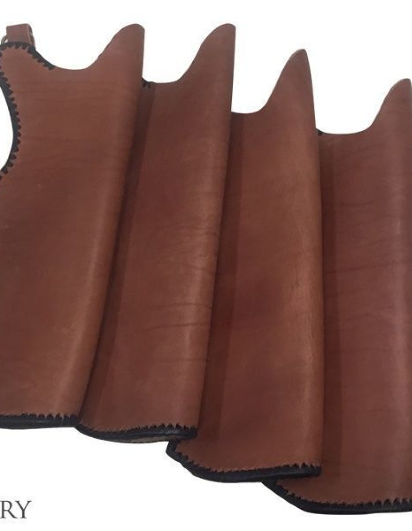 Traditional longbow quiver  photo made by Steel-mastery.com