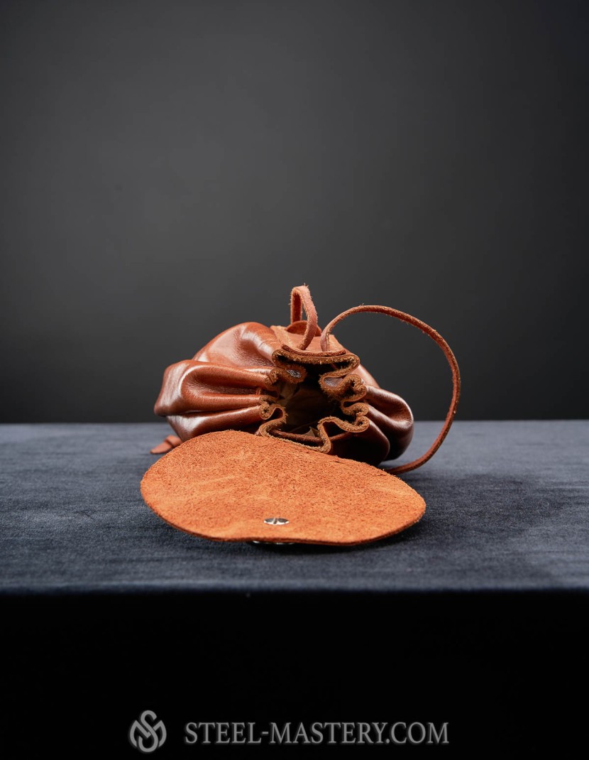 Leather pouch with brooch photo made by Steel-mastery.com