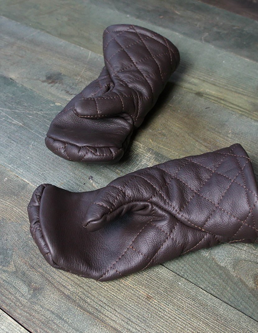 Leather mittens with diamond stitching photo made by Steel-mastery.com