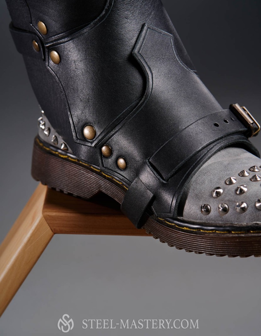 Leather greaves in Dragon style photo made by Steel-mastery.com