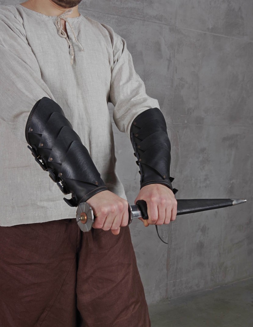 Leather bracers in Dragon style photo made by Steel-mastery.com