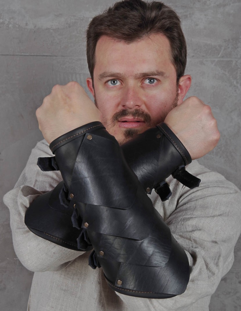 Leather bracers in Dragon style photo made by Steel-mastery.com