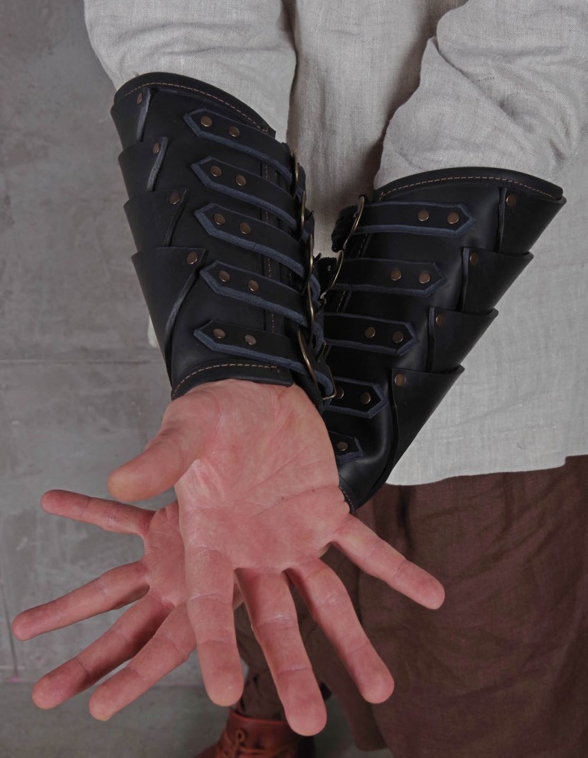 Leather bracers in Dragon style photo made by Steel-mastery.com