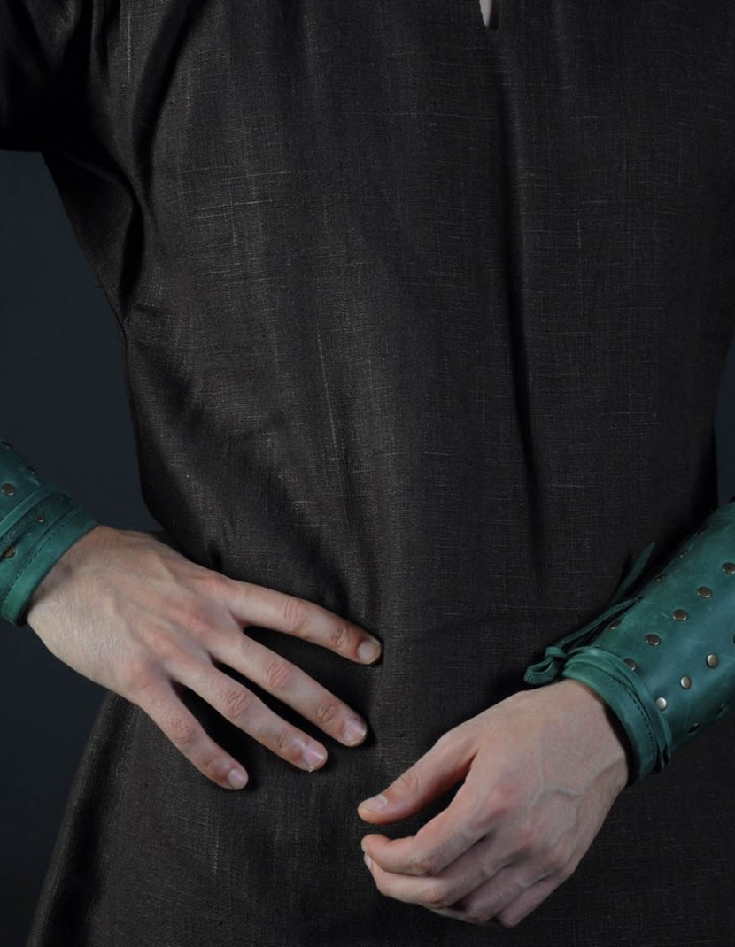 ROBIN HOOD LEATHER BRACERS photo made by Steel-mastery.com