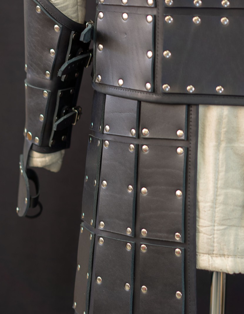 Leather armour in style of Game of Thrones photo made by Steel-mastery.com