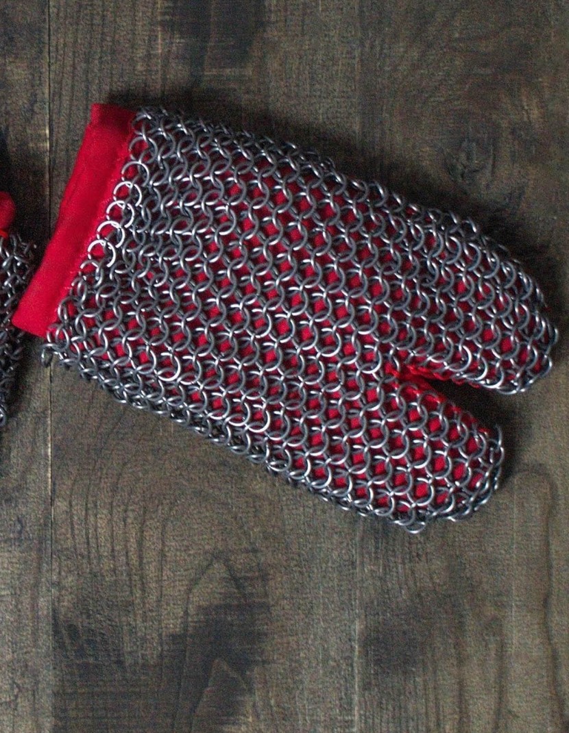 Padded gauntlets with full chain mail protection photo made by Steel-mastery.com
