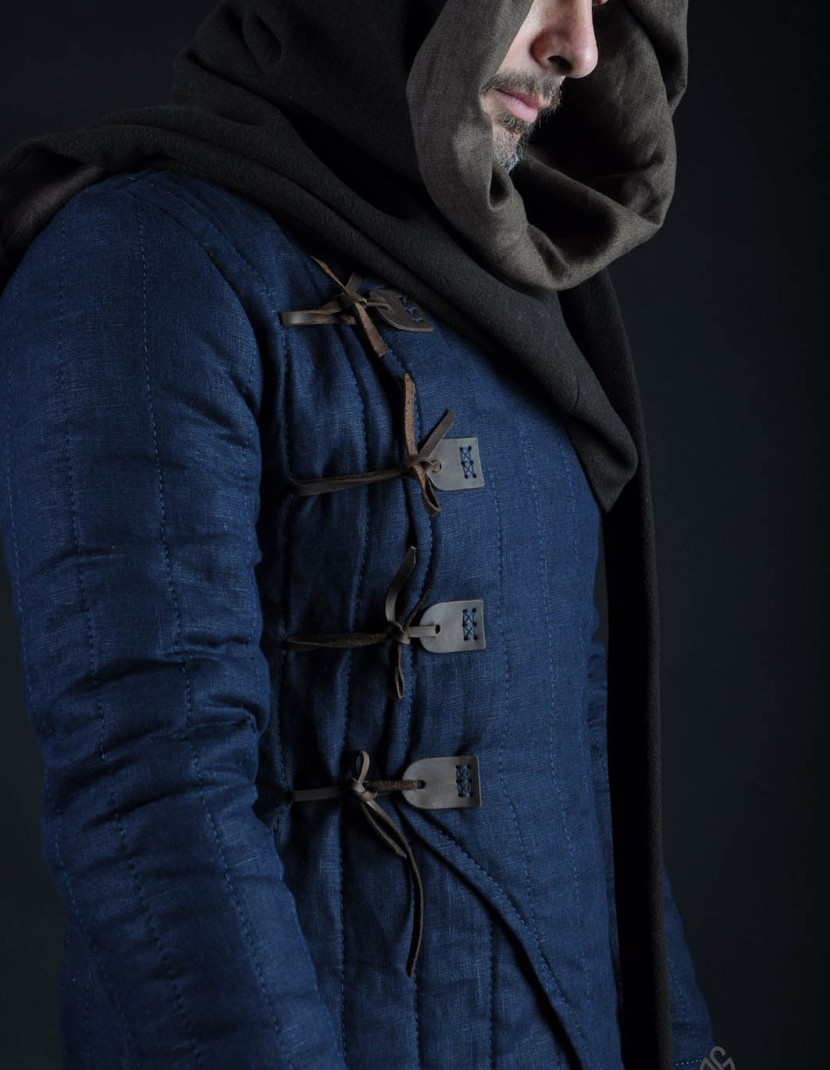 Medieval hood with tail (Liripipe) photo made by Steel-mastery.com