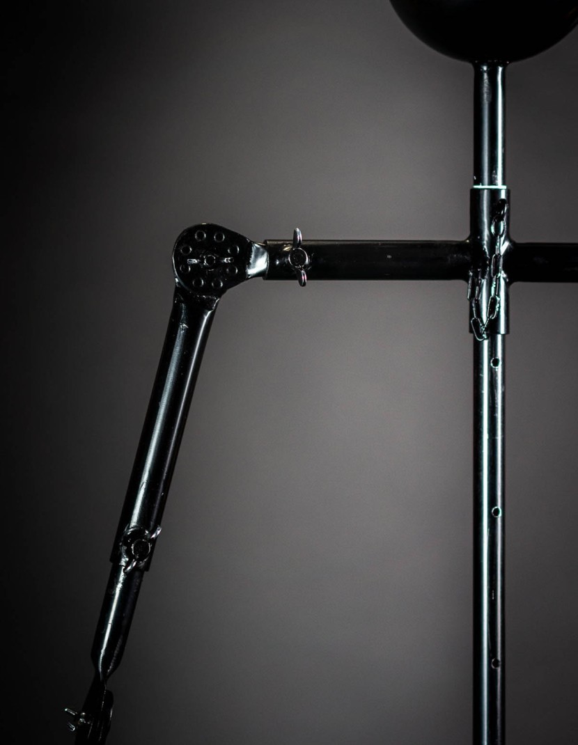 Medieval armor display mannequin photo made by Steel-mastery.com