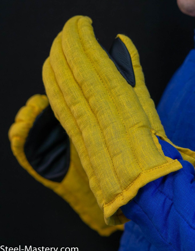 Padded gauntlets with leather insets photo made by Steel-mastery.com