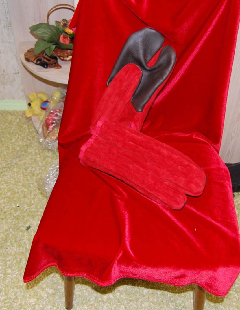 3-finger leather padded gauntlets photo made by Steel-mastery.com