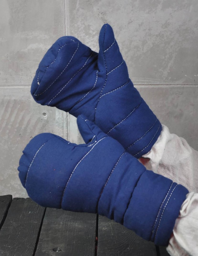 Padded mittens for medieval fencing photo made by Steel-mastery.com