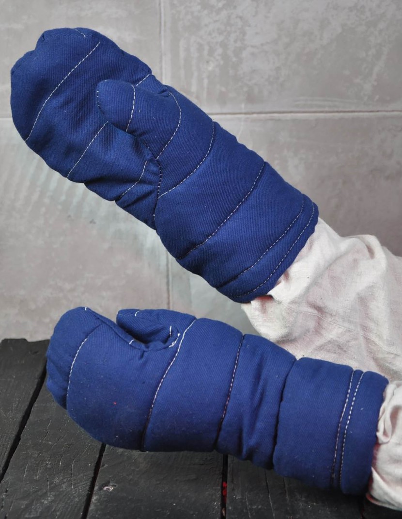 Padded mittens for medieval fencing photo made by Steel-mastery.com