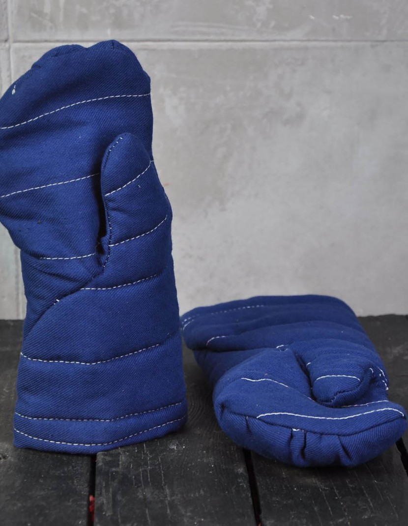 Padded mittens for medieval fencing photo made by Steel-mastery.com