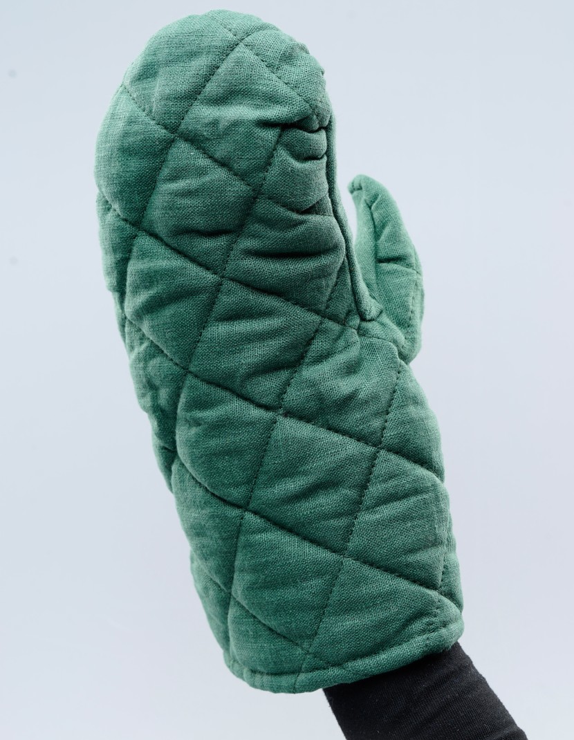 Ordinary padded mittens  photo made by Steel-mastery.com