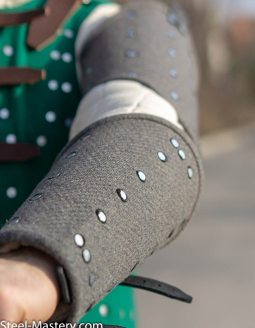 WOOLEN BRACERS photo made by Steel-mastery.com