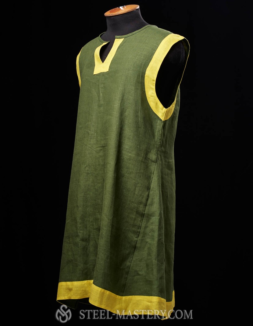 Medieval linen tunic  photo made by Steel-mastery.com